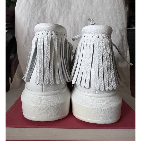 Hollie Watman FRINGED MOCASSIN WHITE Sneakers leather size 8 Mid High Top Shoee - Picture 2 of 15